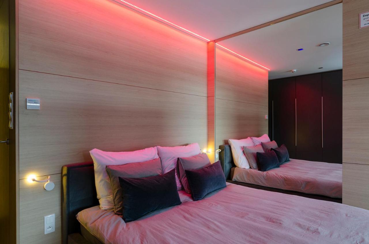 Lupoapartments Z Jacuzzi Pole Dance Leczycka 29 Klimatyzacja Parking Dostep Na Kod Lodz  Room photo