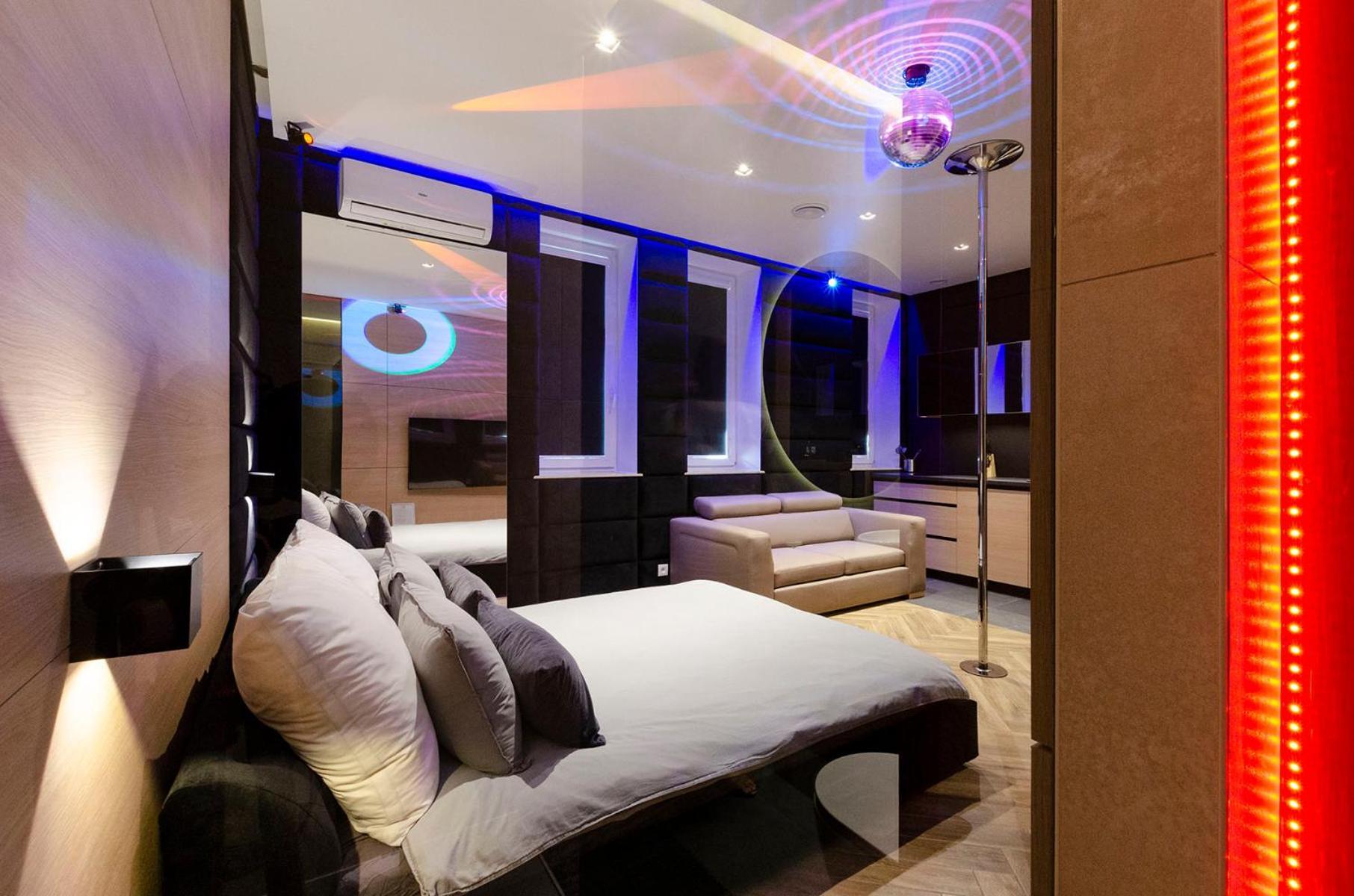 Lupoapartments Z Jacuzzi Pole Dance Leczycka 29 Klimatyzacja Parking Dostep Na Kod Lodz  Room photo