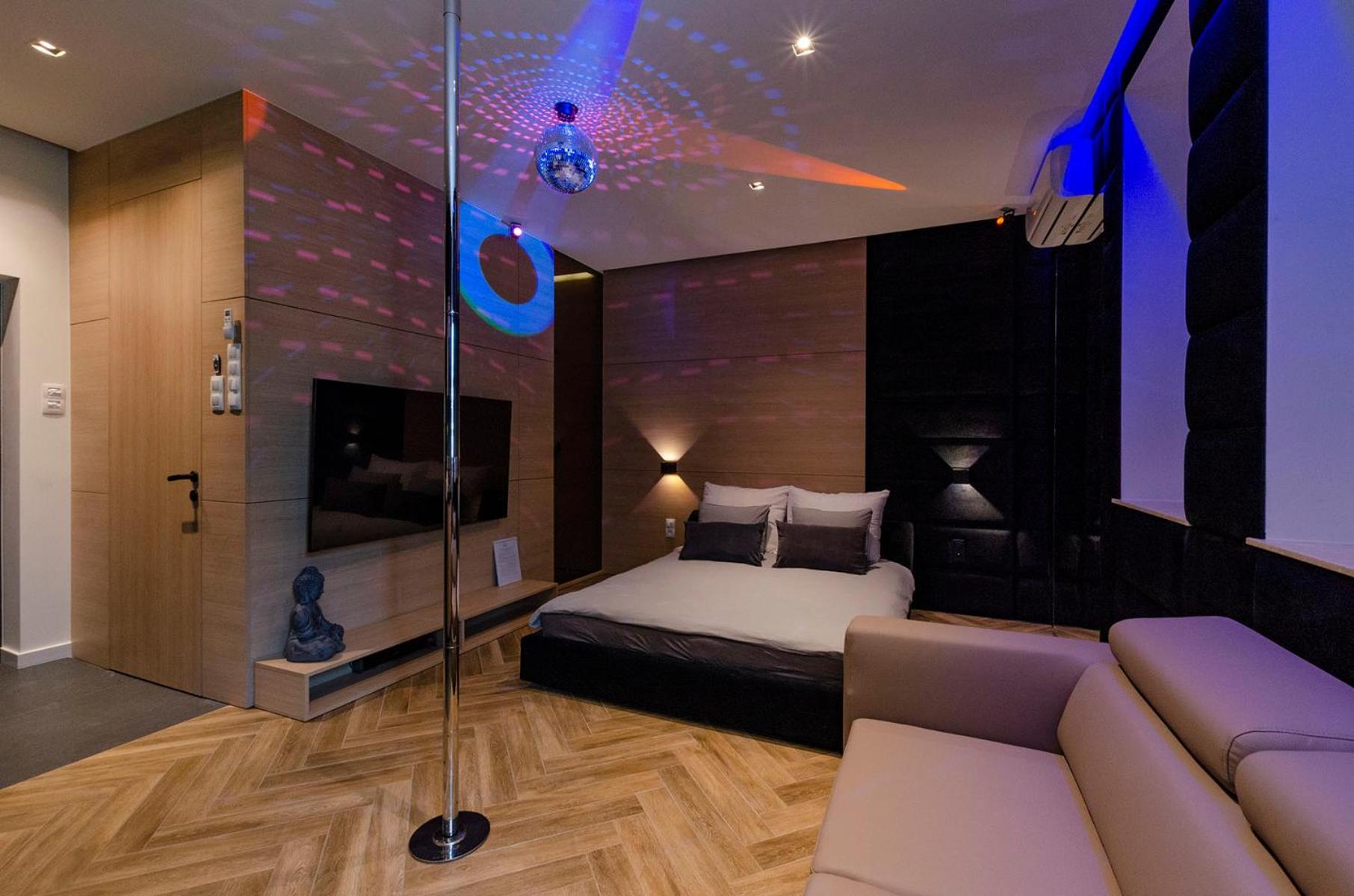 Lupoapartments Z Jacuzzi Pole Dance Leczycka 29 Klimatyzacja Parking Dostep Na Kod Lodz  Room photo